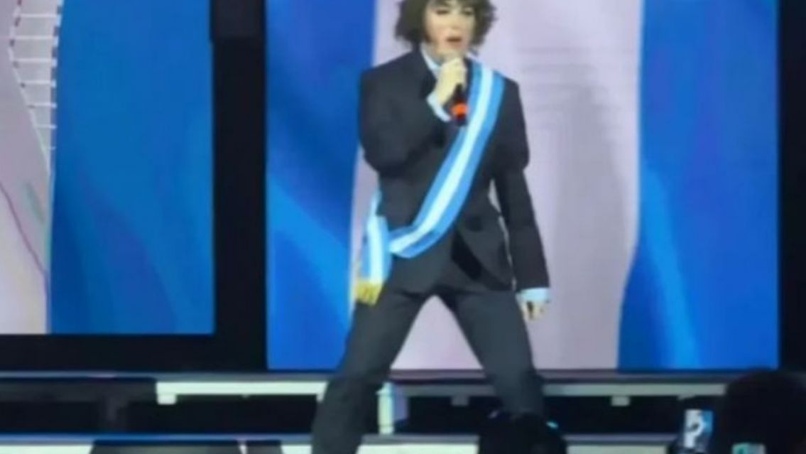 Fátima Florez brilló en su debut teatral en Mar del Plata: la imitación a Milei