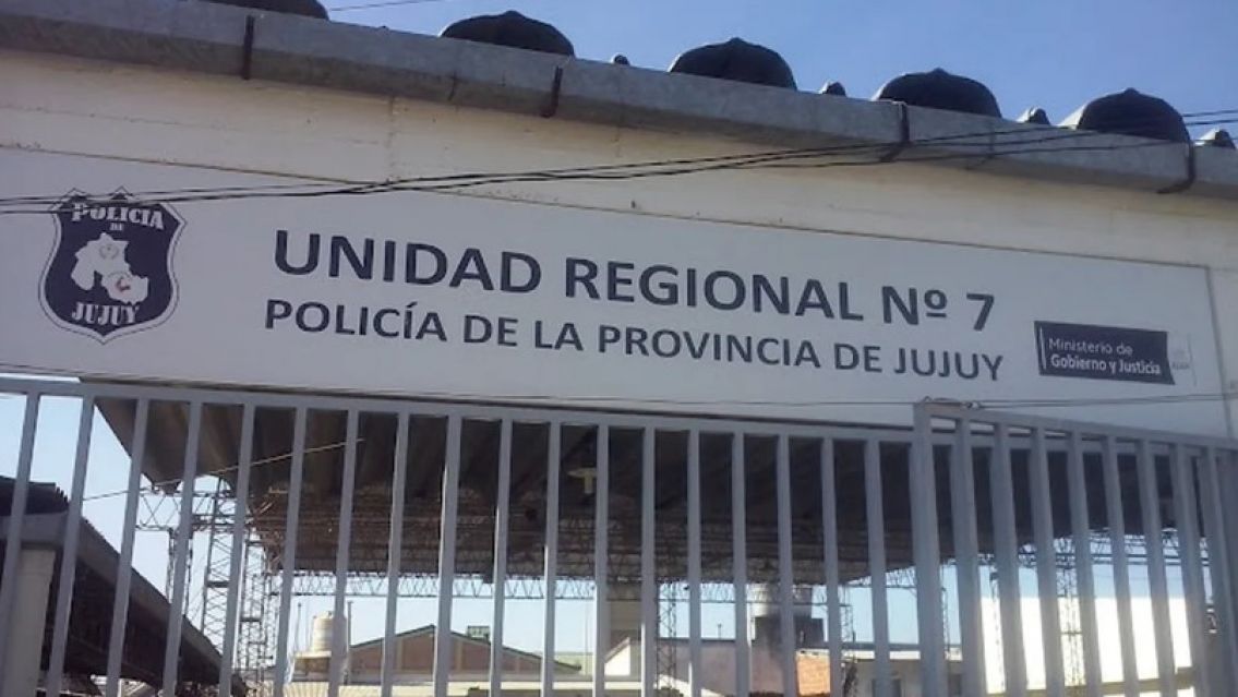 Grave denuncia: Policia jujeño acusado de quedarse con droga de narcos y pedir coimas