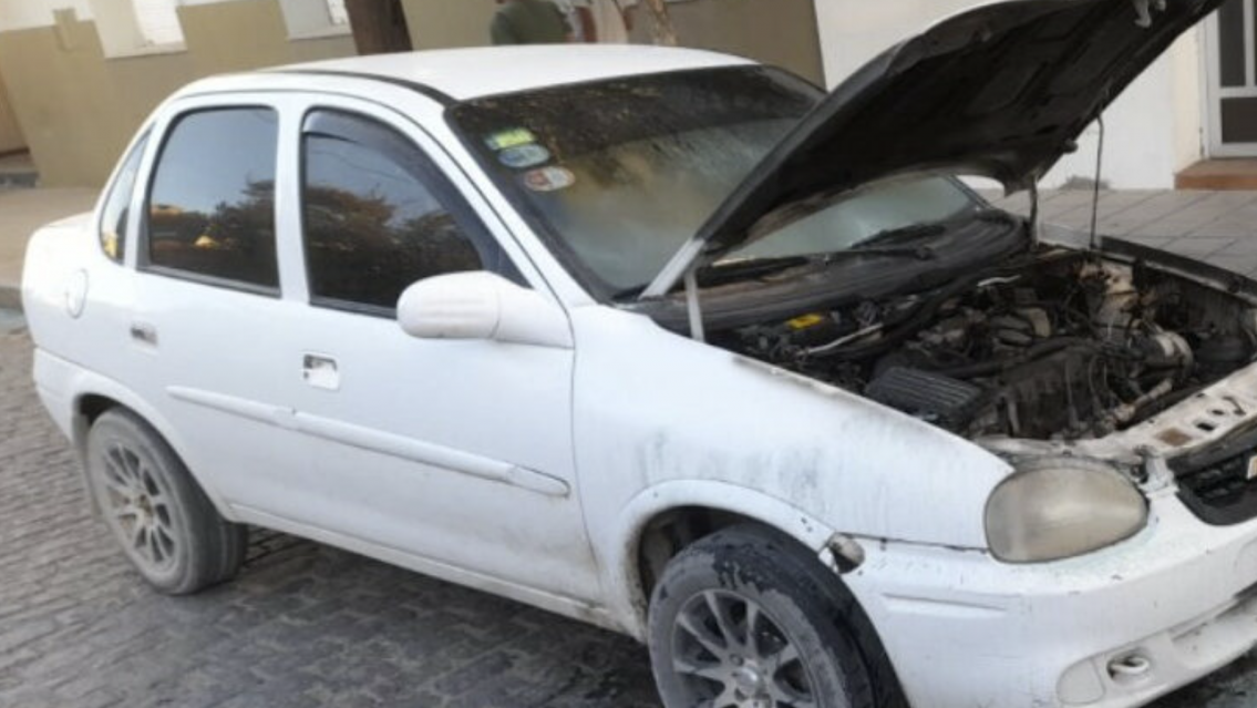 Arreglaba un auto en Jujuy y explotó en su cara