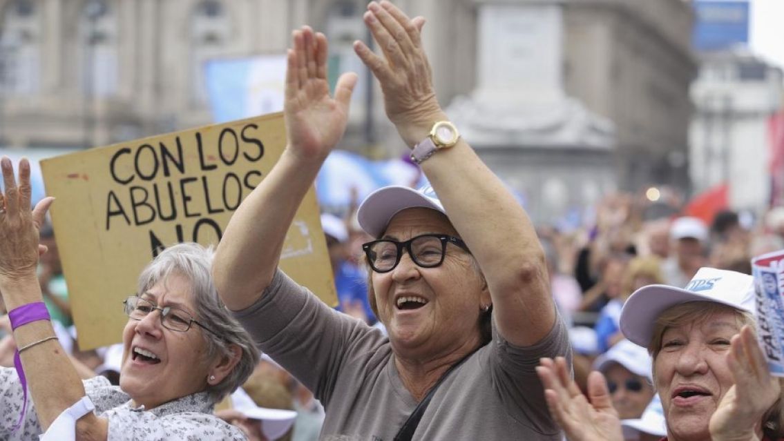 Bono Milei: Qui�nes son los jubilados que van a cobrarlo