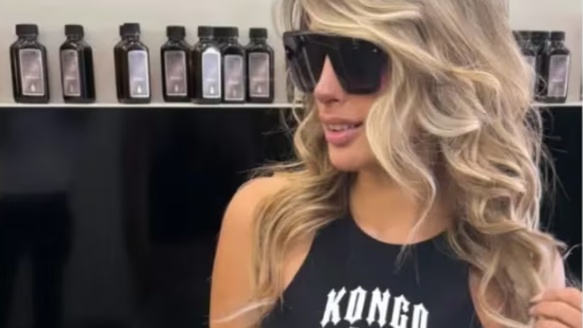 Juli Poggio se oper� y qued� igualita a las Xipolitakis. Pas� por el quir�fano