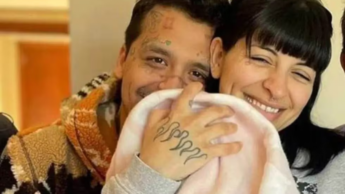 Pol�mica en Jujuy con Cazzu y su beb� reci�n nacida. �Por qu� hacen eso?