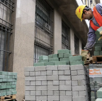 Salarios del sector privado en Argentina caen un 41% medidos en d&oacute;lares