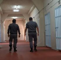 Imputaron a dos guardiac&aacute;rceles por la fuga de presos del penal de Alto Comedero