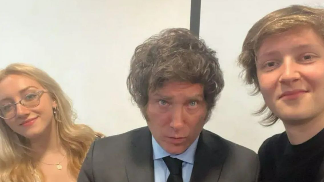 Iñaki Gutiérrez usó las redes sociales del gobierno para uso personal y lo echaron