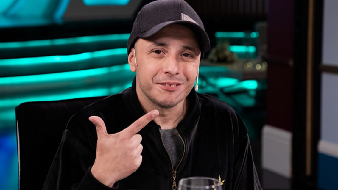 Reapareció "El Dipy", en Brasil y con una bella mujer a los besos. ¿Es su novia?