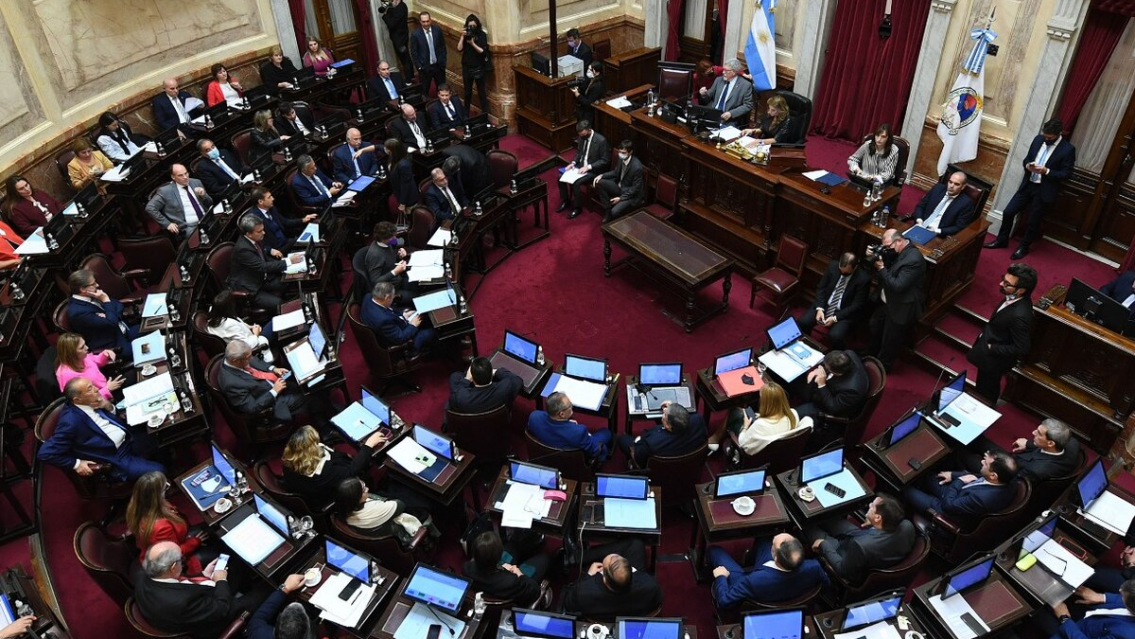 "Tren fantasma", senador norte�o tild� de la peor manera a la Ley �mnibus de Milei