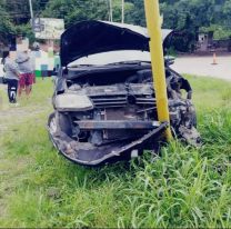 Juje&ntilde;o manejaba totalmente borracho y se incrust&oacute; en un poste de luz