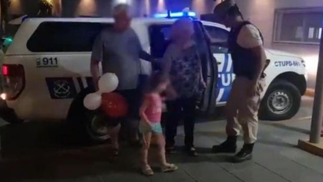 Apareció la nena de 8 años que se habían llevado tras robar un auto