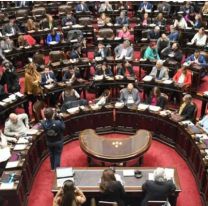 Se debate la Ley Ómnibus con fuertes críticas de la oposición al Gobierno