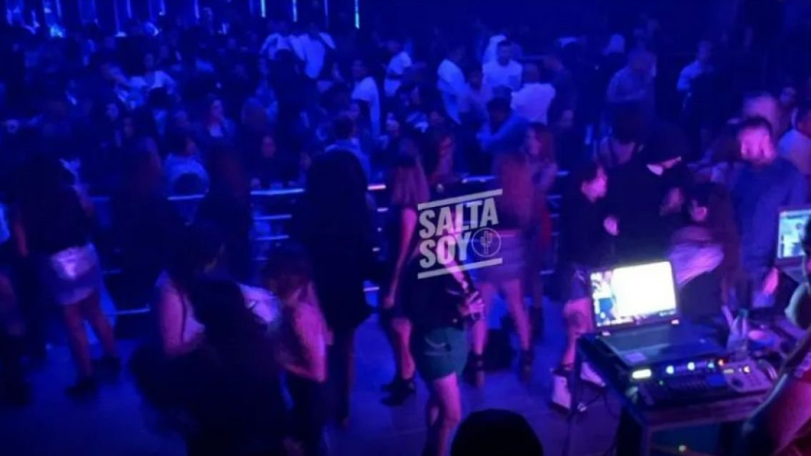 Robaron 25 celulares dentro de un reconocido boliche: ocurrió hoy sábado en la madrugada