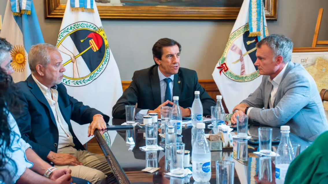 Azucareros jujeños preocupados por el DNU de Milei: "Va a entrar azúcar de Brasil"