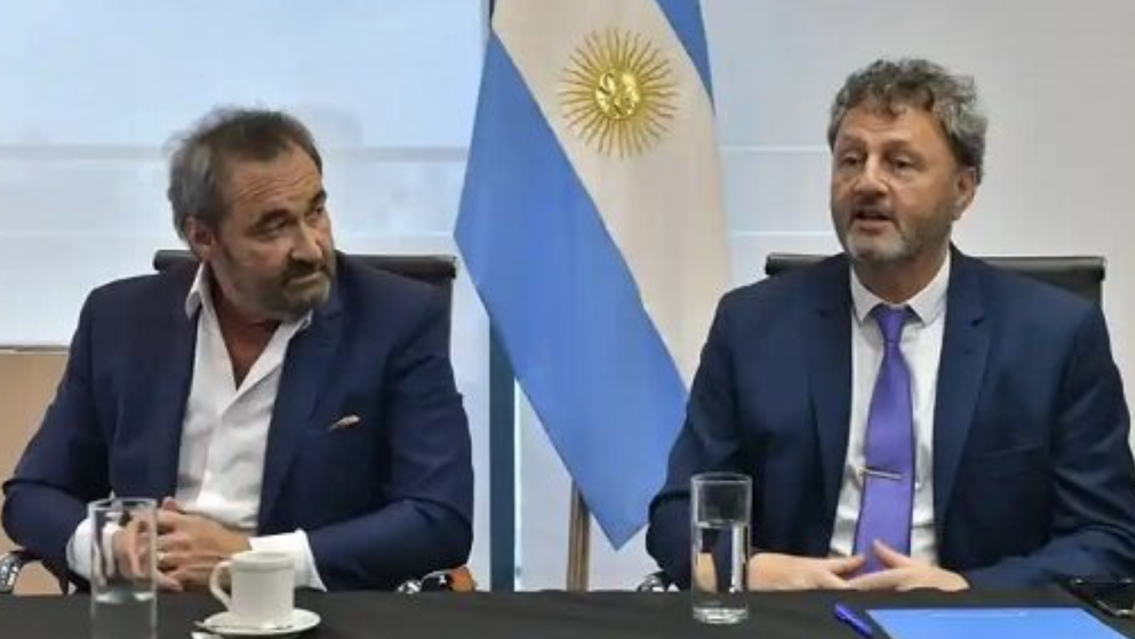 Despiden a un funcionario por negociar con sindicalistas