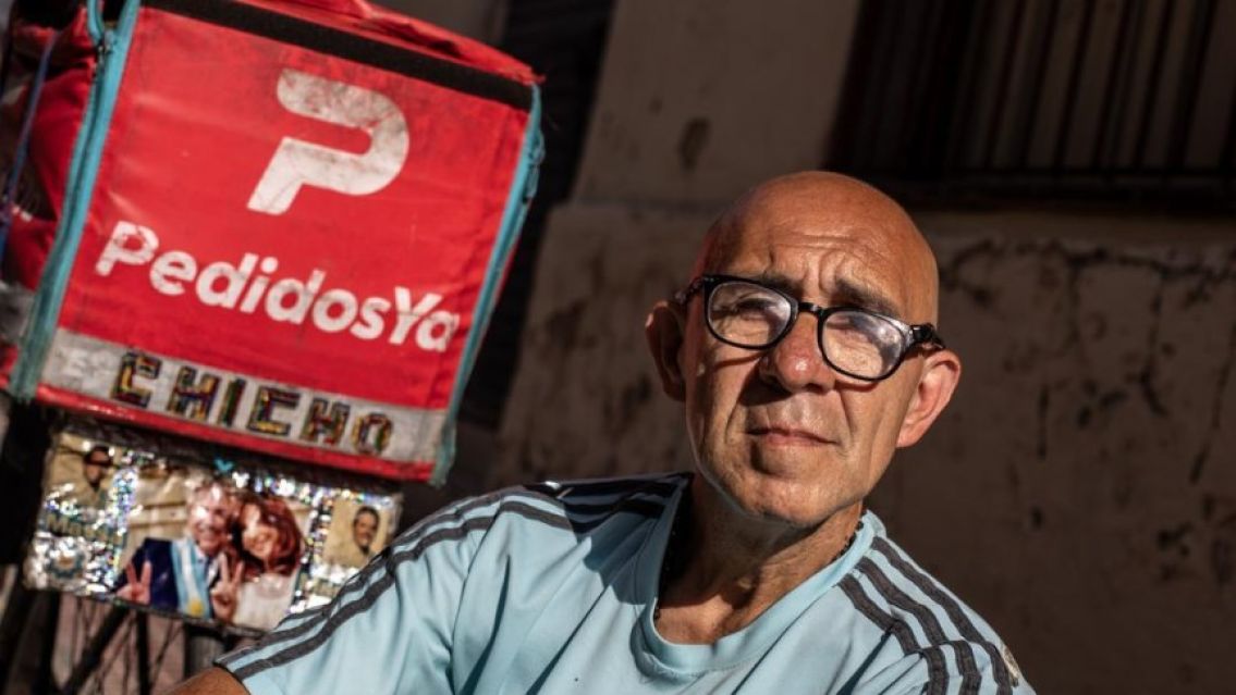 Milei tiene un tío que es cadete: no tiene un mango y lo quieren desalojar