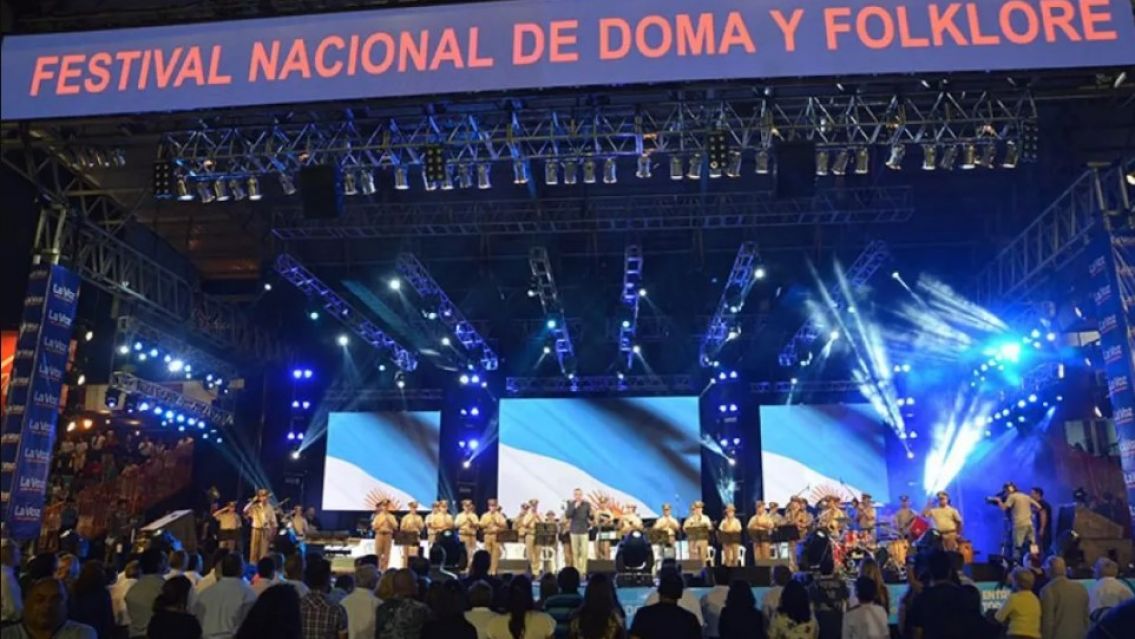 Otro escándalo en Jesús María: Despidieron al locutor más querido