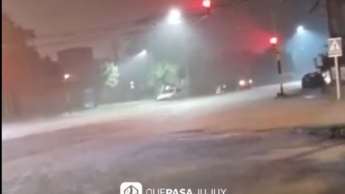 Vecinos de San Pedrito comenzaron a autoevacuarse por las inundaciones: Nunca antes visto