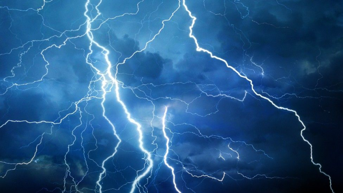 Jujeño intentó desenchufar la heladera, le dio una patada y se partió la cabeza