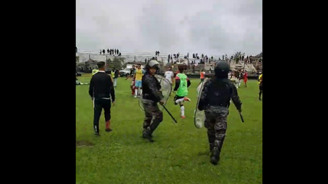 El partido entre Zapla y San Pedro por el Regional Amateur terminó a las piñas