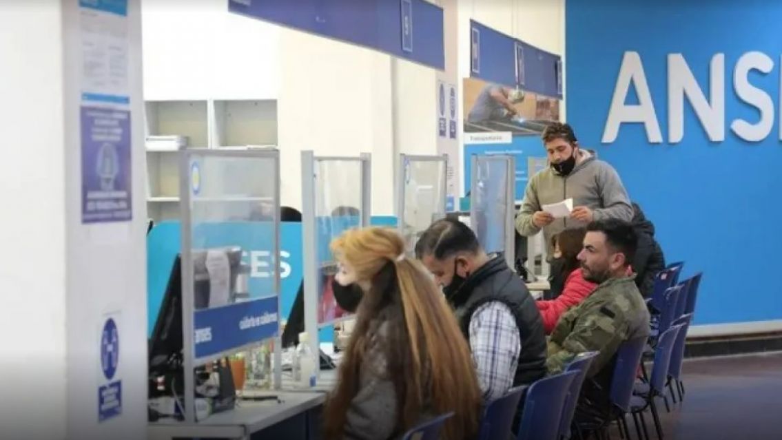 Los 4 beneficios de ANSES que pagará en enero sin el IFE vigente