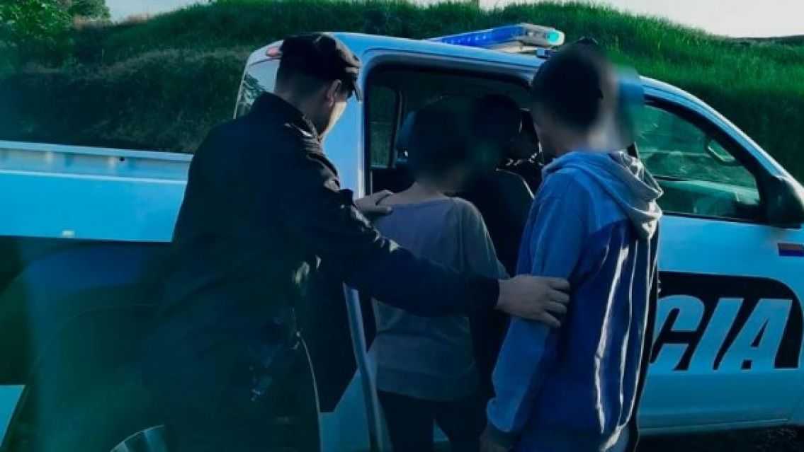 Hallaron muerta a una nena en un campo de maíz : Detuvieron a sus padres