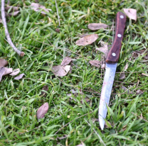 Juje&ntilde;a apu&ntilde;al&oacute; a su ex delante de sus hijas, discutieron feo y agarr&oacute; el cuchillo