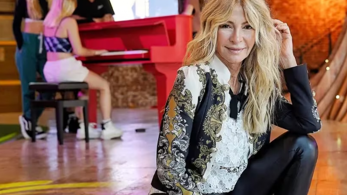 Ni lerda ni perezosa Cris Morena aprovechó el furor por Floricienta y presentó "Margarita"