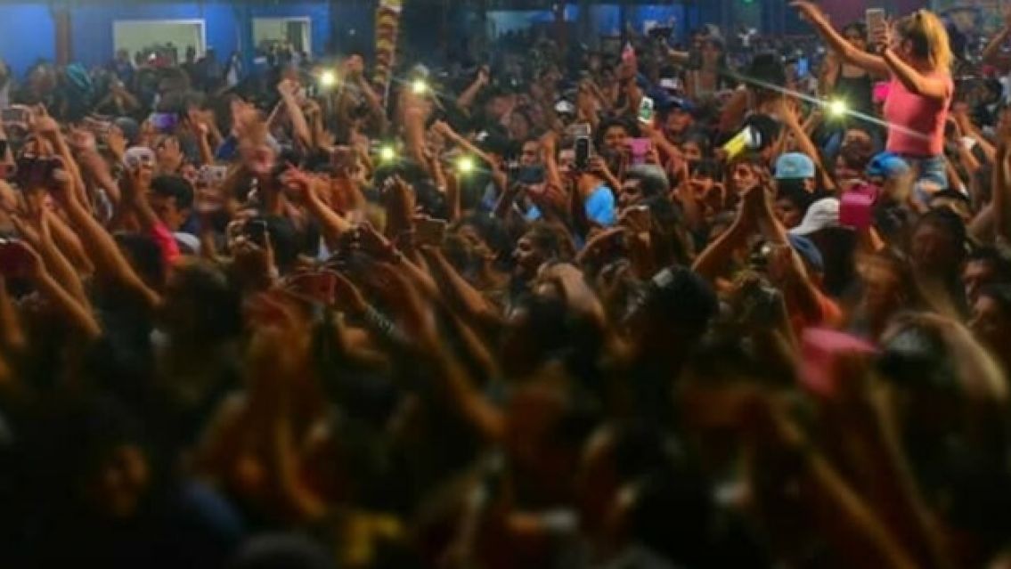 Bronca con una carpa bailable de empresarios salte�os: "No se puede ni ir a misa"