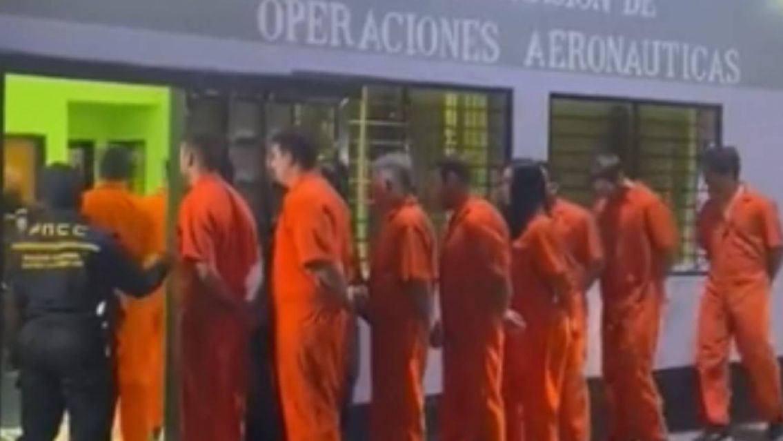 Los presos en Argentina comienzan a usar uniformes de colores