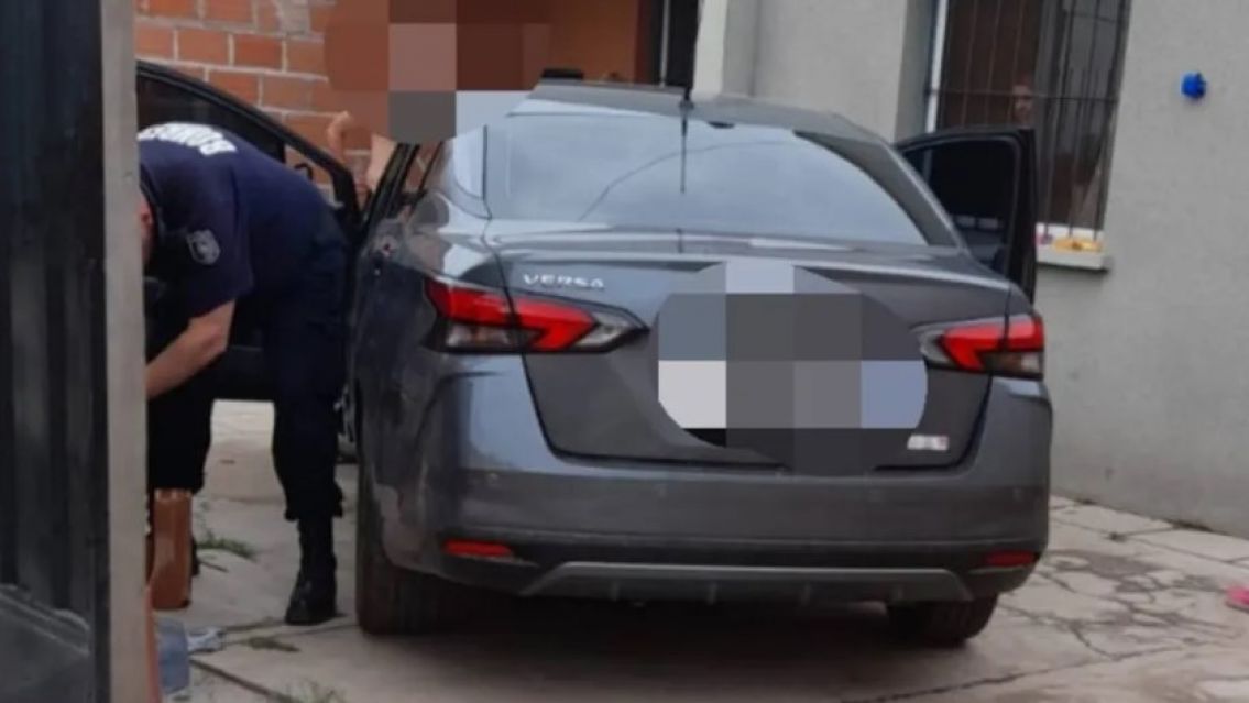 Angustia total: nenito quedó atrapado en un auto de Jujuy