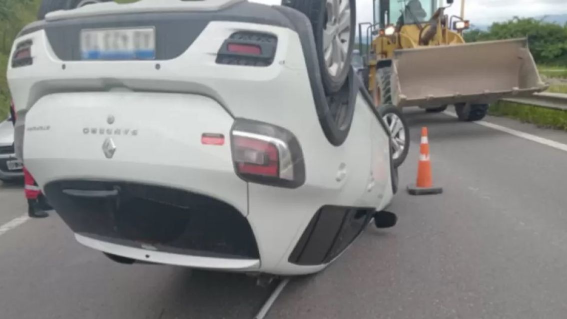 Brutal vuelco en la Ruta N� 9 a la altura del GAM 5