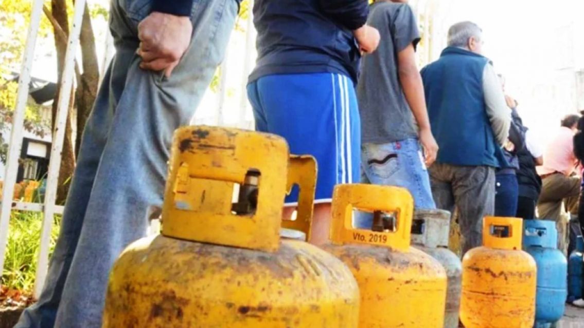 Terrible golpe al bolsillo de los m�s pobres: Aumentaron el precio de la garrafa social