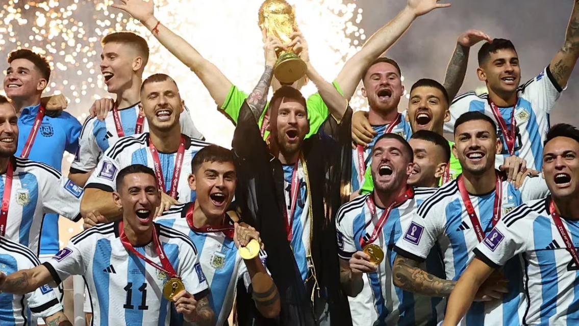 "Las fiestitas privadas" de la Selección Argentina siguen salpicando a los campeones