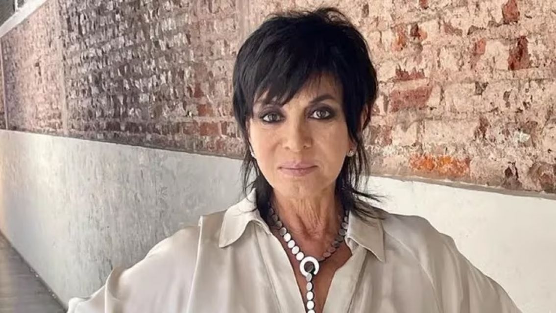 Mónica Gutiérrez habló luego de que su novio salga desnudo en pleno vivo: "No aguantó más y...