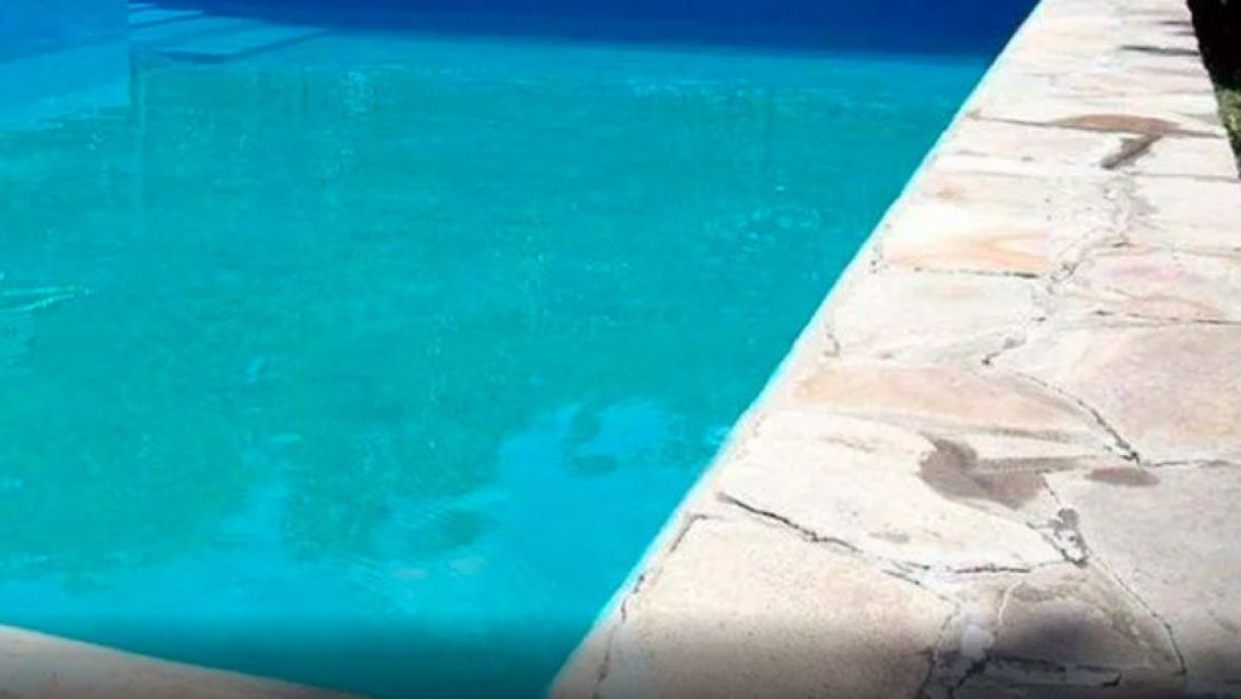 Se ahogó un bebé en una pileta: tuvo que ser trasladado de urgencia