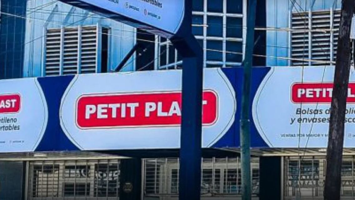 Clausuraron y allanaron a una empresa salteña: vendería bolsas contaminadas