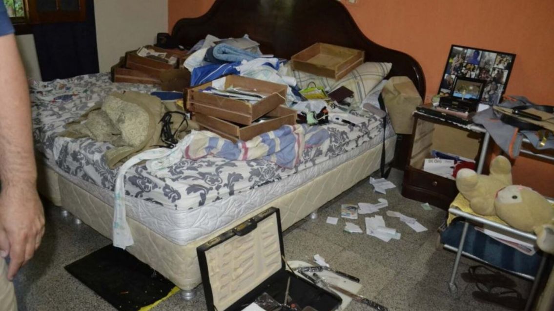 Le robaron todo a un abuelito juje�o: 30 mil d�lares y 300 mil pesos