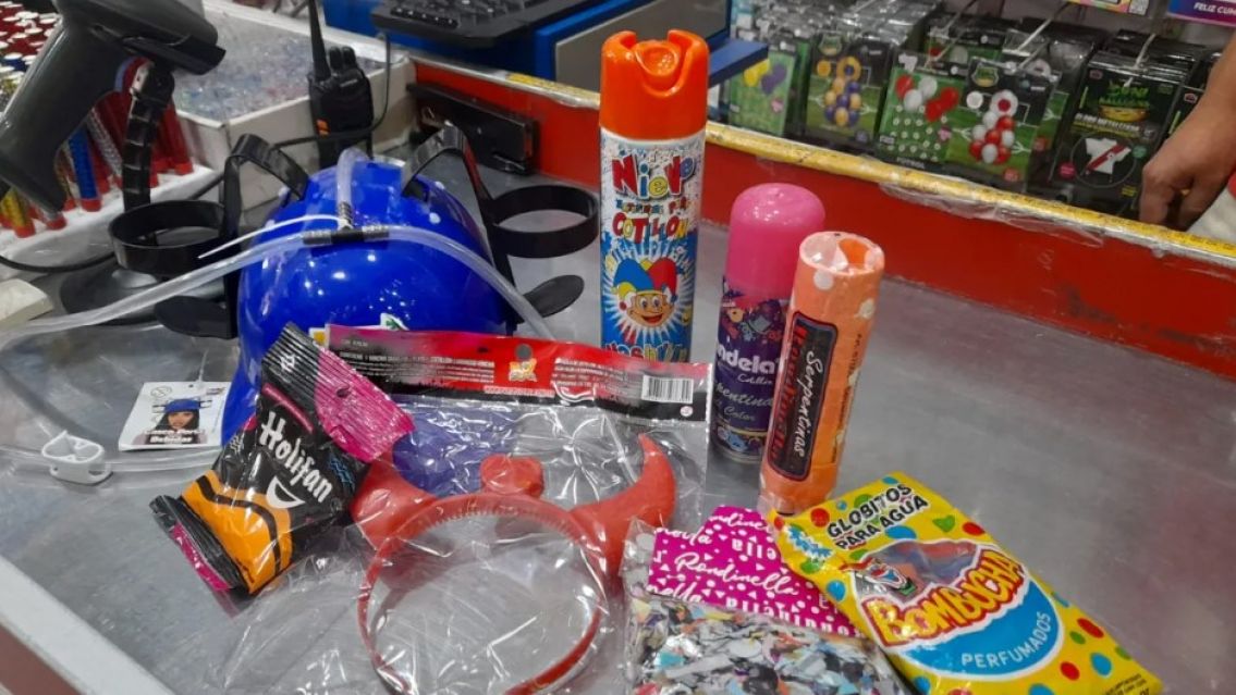 No está para apretar el pomo: el precio del kit carnavalero se fue por los nubes