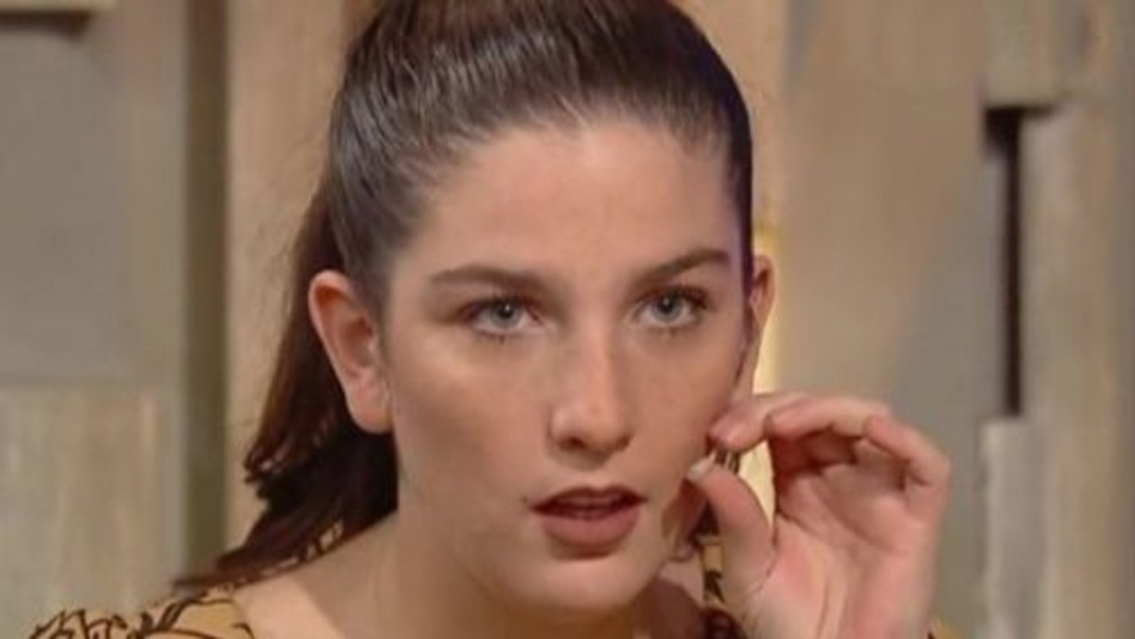 Juana Repetto indignada en la playa por lo caro que le cobraron el hielo