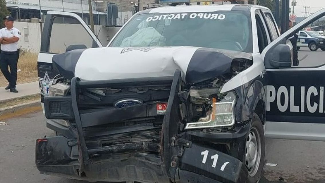 Policías ebrios chocaron el portón de la cárcel: "Los guardiacárceles le hicieron tiros"