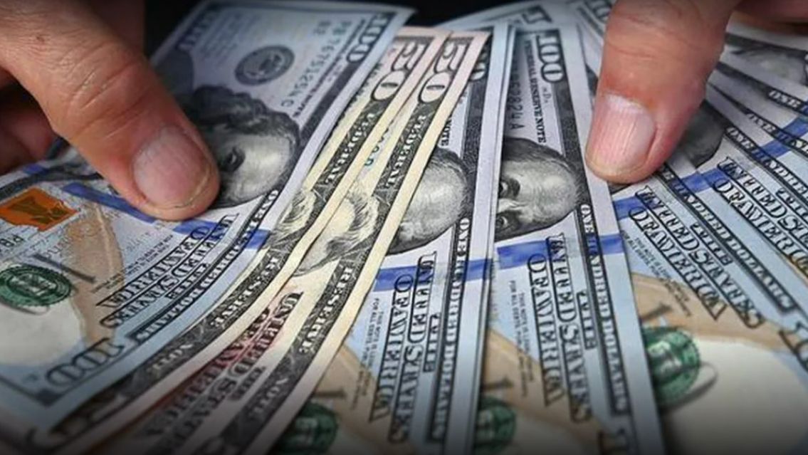 El d�lar blue baja 15 pesos y cotiza a $1.180