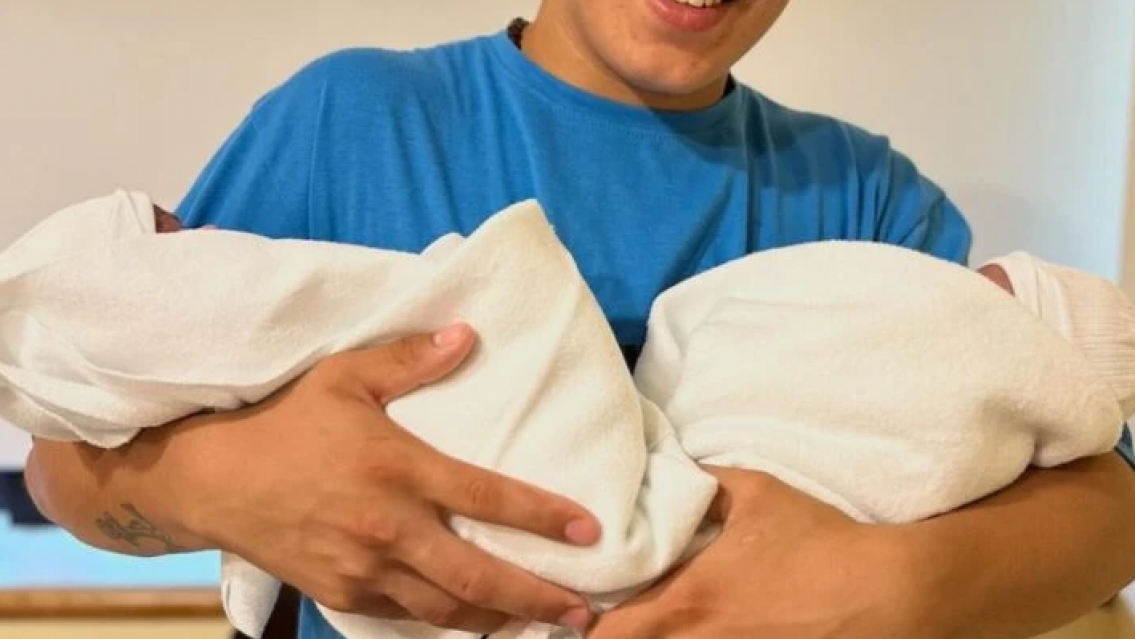 Book de fotos de las gemelas de Daniela y Thiago de Gran Hermano. ¡Son preciosas!