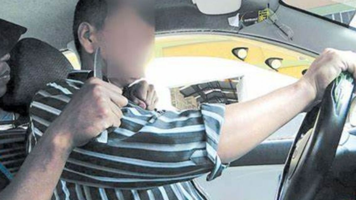 Juje�o atac� brutalmente a un remisero en pleno viaje: Se salv� de milagro