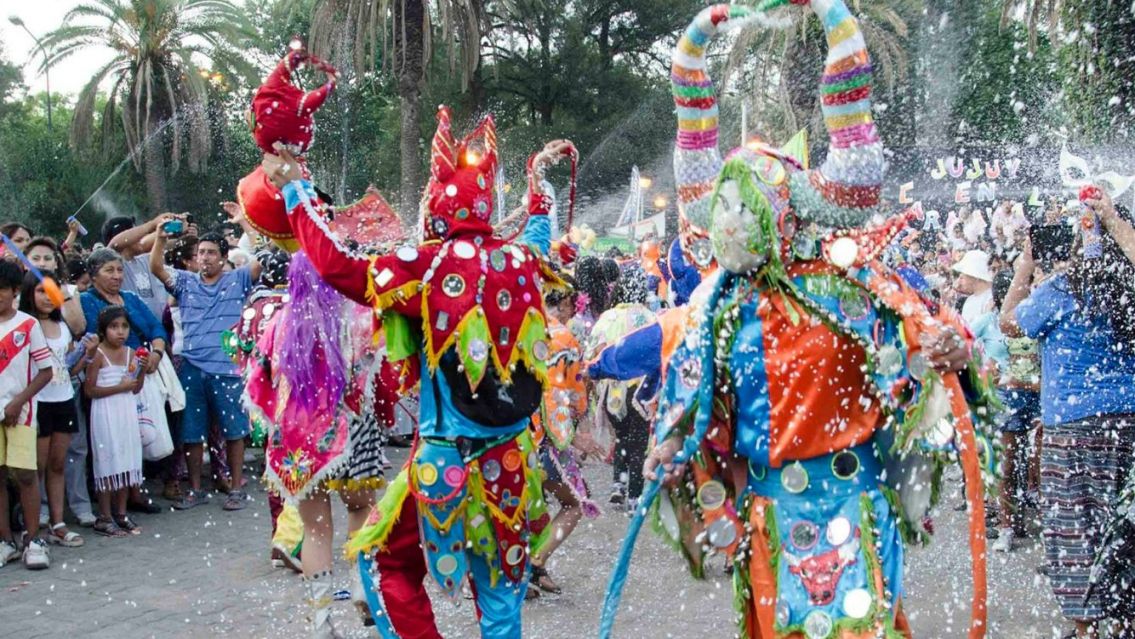 Una locura: Esto sale armar un kit carnavalero en Jujuy