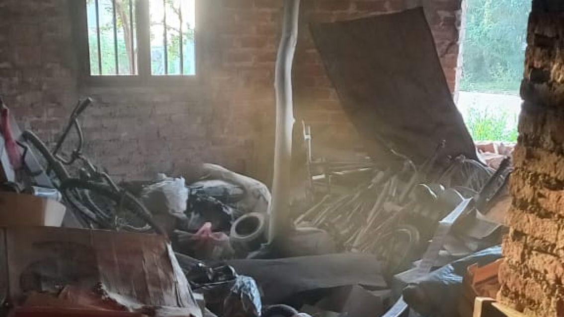 Le quemaron la casa a un reciclador juje�o: Terrible incendio 