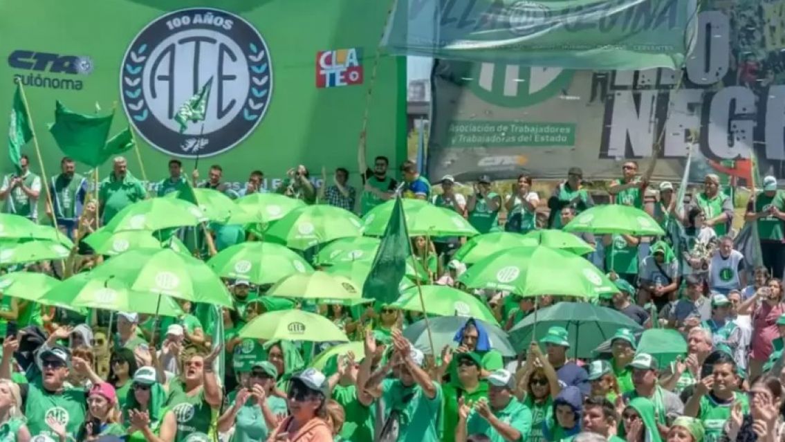 La CGT, ATE y La Bancaria se declararon en estado de movilización y alerta