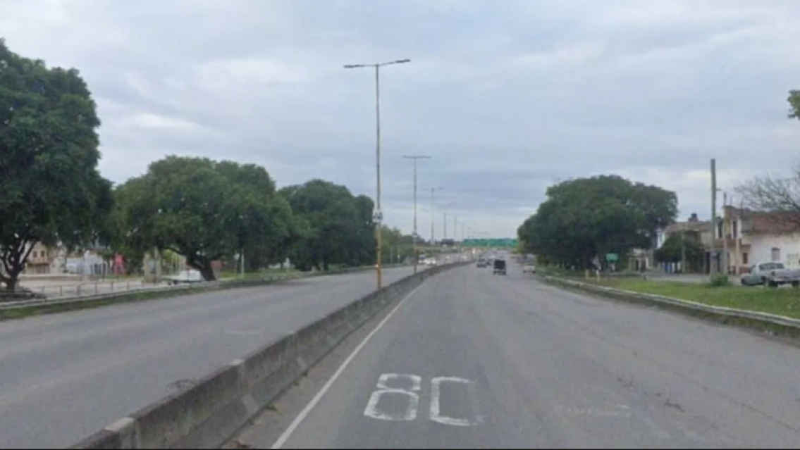 Remisero jujeño discutía con su novia, ella le giró el volante y chocaron a otro auto