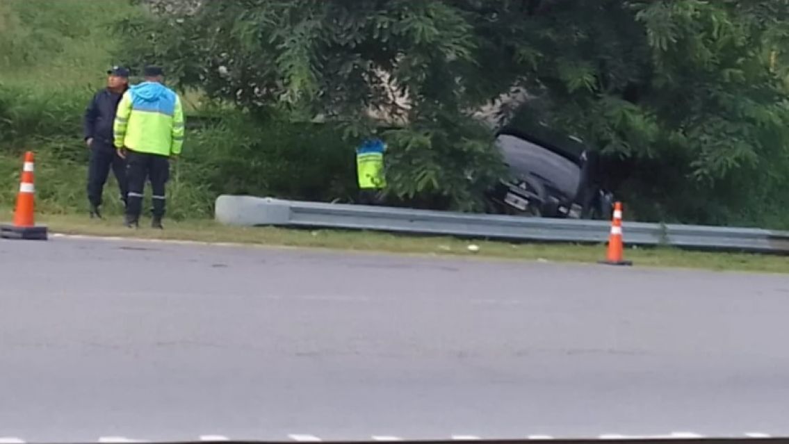 [URGENTE - JUJUY]: Terrible vuelco en el acceso sur 