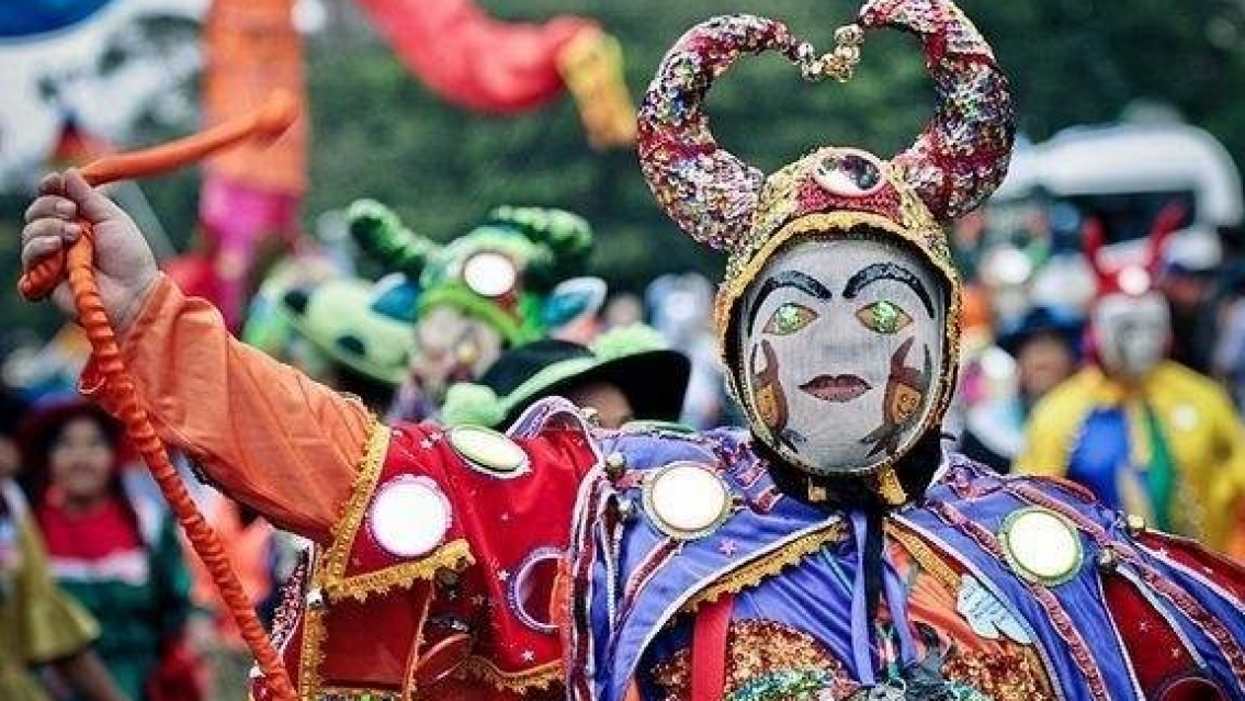¿Sabías esto? NO hay que mirar a los ojos al diablo de carnaval