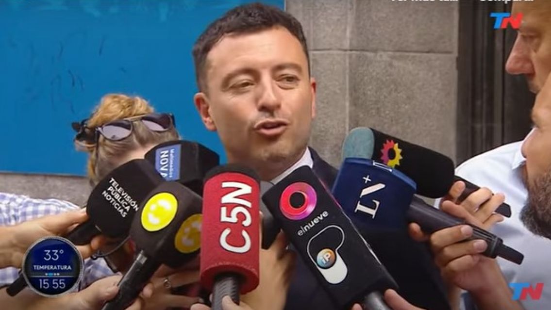 De Loredo se quebr� al hablar de la ca�da de la Ley �mnibus: "Me siento un ingenuo"