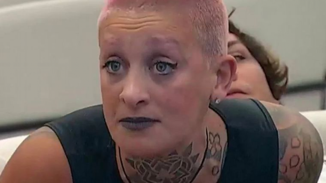 El hermano de Furia rompi� el silencio y la mand� al frente: "est� sola"